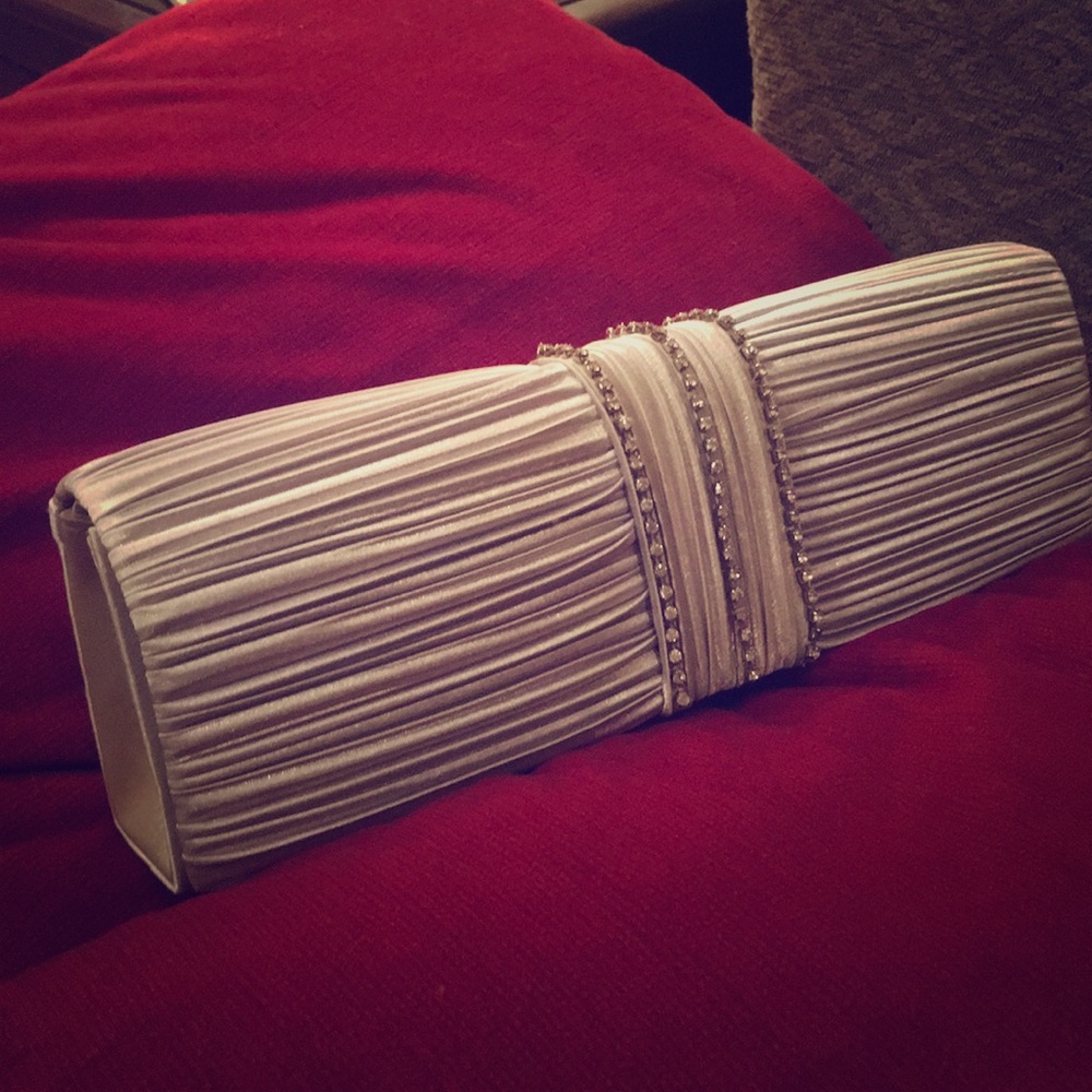 Silver clutch